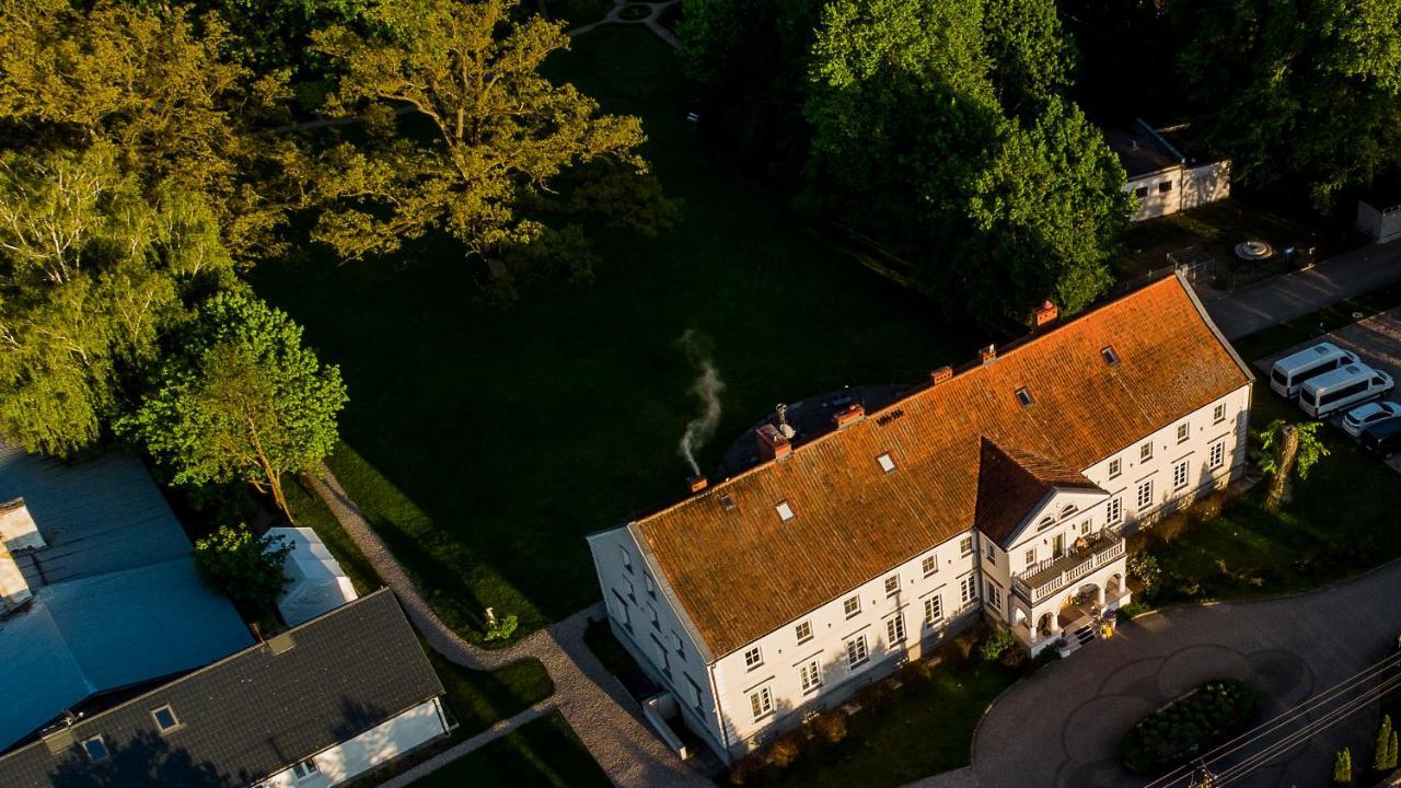 Dwor Kaliszki Hotel Buitenkant foto